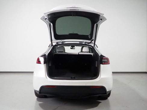 Used 2021 Tesla Model Y Long Range AWD/4WD image 38