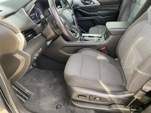 Used 2020 Chevrolet Traverse LT image 11
