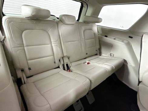 Used 2021 Lincoln Navigator Reserve w/ Luxury Package AWD/4WD image 40