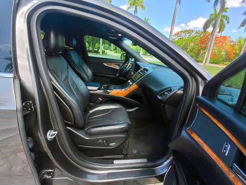 Used 2018 Lincoln MKX Reserve FWD image 36