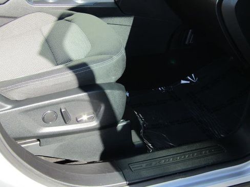 Certified 2018 Ford Explorer XLT w/ Equipment Group 201A image 10