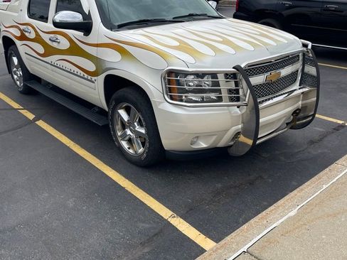 Used 2012 Chevrolet Avalanche LTZ AWD/4WD image 4