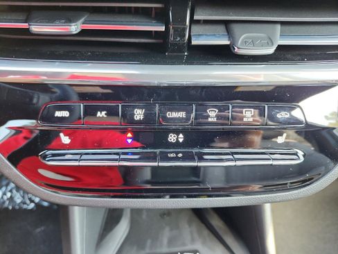New 2026 Buick Envista Avenir FWD image 17