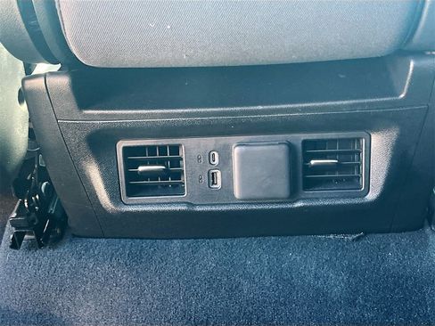 Used 2025 Chevrolet Silverado 1500 LT image 26