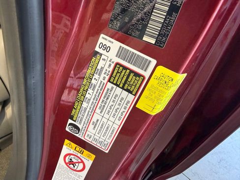 Used 2018 Toyota Sienna L image 33