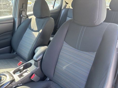 Used 2019 Nissan Leaf SV w/ SV Technology Package image 6
