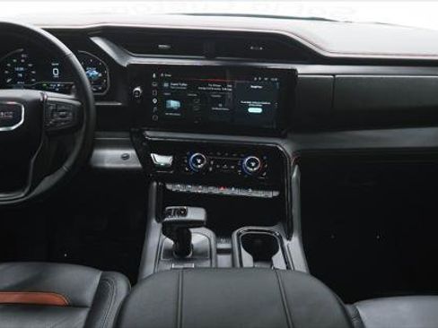 Used 2025 GMC Sierra 1500 AT4 image 2