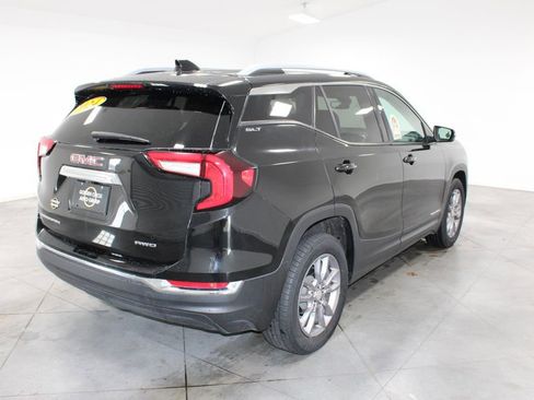 Used 2024 GMC Terrain SLT image 9