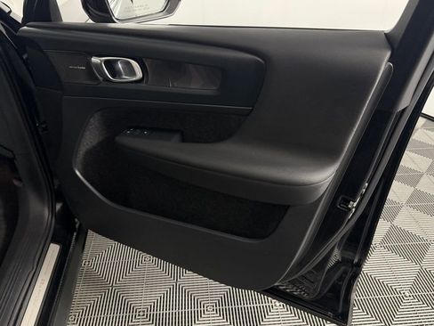 Used 2023 Volvo C40 P8 Recharge Ultimate AWD/4WD image 32