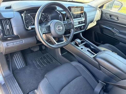 Used 2024 Nissan Pathfinder SV FWD image 25