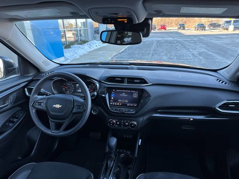 Used 2023 Chevrolet TrailBlazer LT w/ Convenience Package image 5
