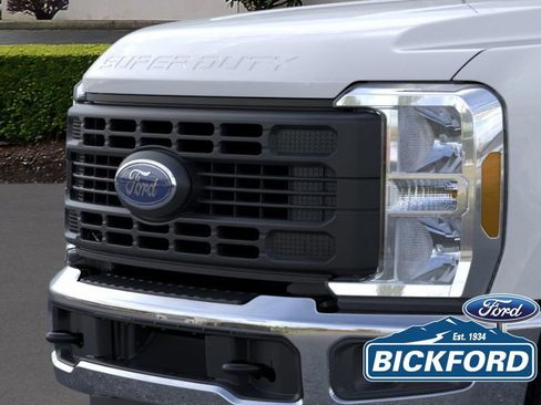 New 2026 Ford F250 XL w/ XL Chrome Package AWD/4WD image 17