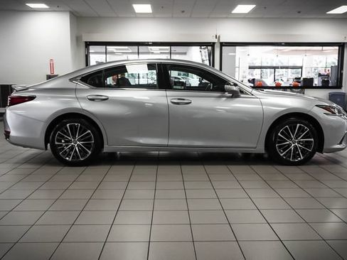 Certified 2025 Lexus ES 300h w/ Premium Package FWD image 5