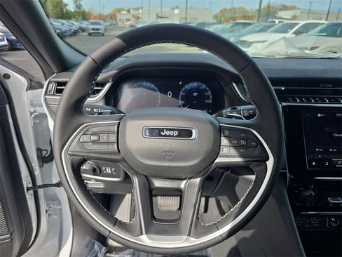 New 2025 Jeep Grand Cherokee Laredo X image 16