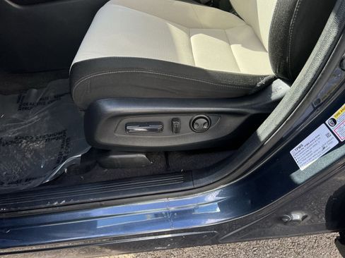 Used 2023 Honda CR-V EX image 14