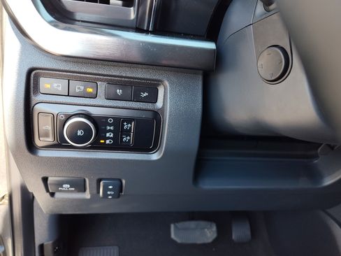 Used 2024 Ford F250 Lariat w/ Lariat Ultimate Package image 46