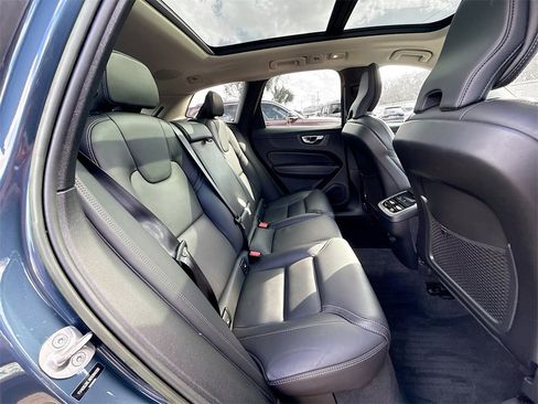 Used 2022 Volvo XC60 B6 Inscription w/ Advanced Package image 32