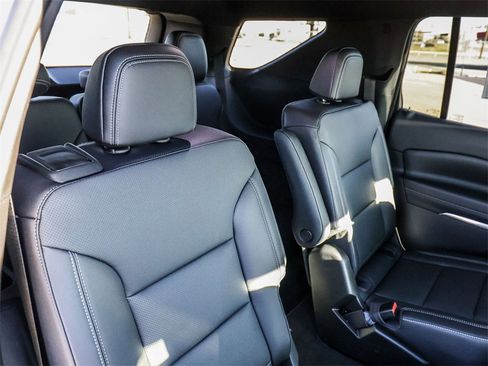 New 2026 Chevrolet Traverse LT w/ Midnight/Sport Edition image 23