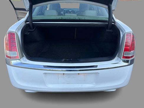 Used 2011 Chrysler 300 Limited RWD image 15