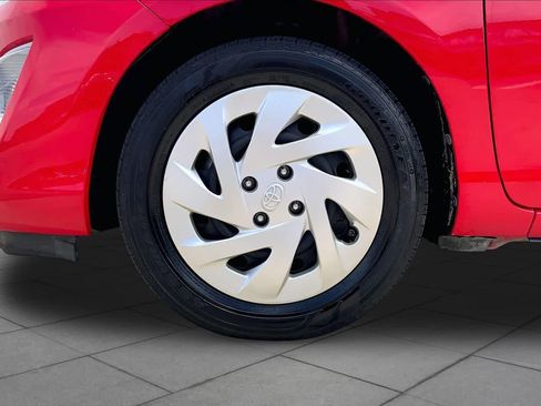 Used 2016 Toyota Prius C One FWD image 11