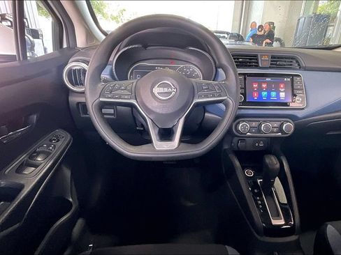 Used 2025 Nissan Versa SV FWD image 5