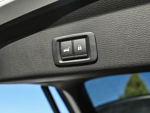 New 2025 Mitsubishi Outlander SEL image 9