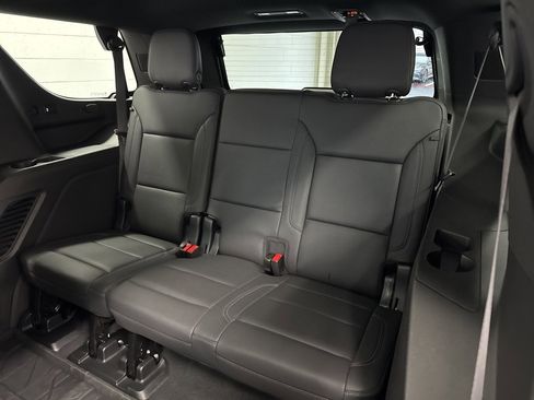 Used 2023 Chevrolet Tahoe Z71 w/ Luxury Package image 48