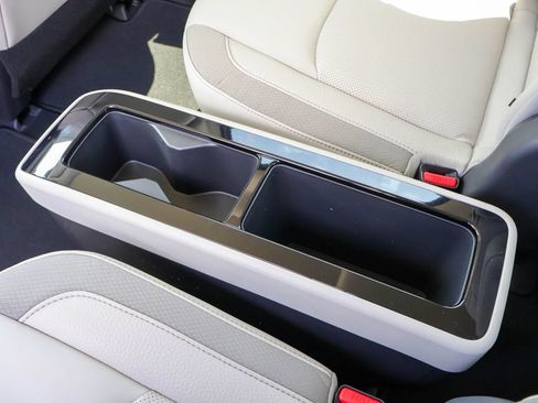 New 2026 Nissan Pathfinder SL FWD image 18