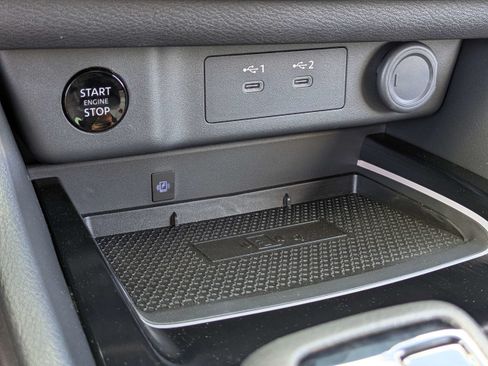 Certified 2025 Nissan Rogue SL w/ SL Premium Package FWD image 23