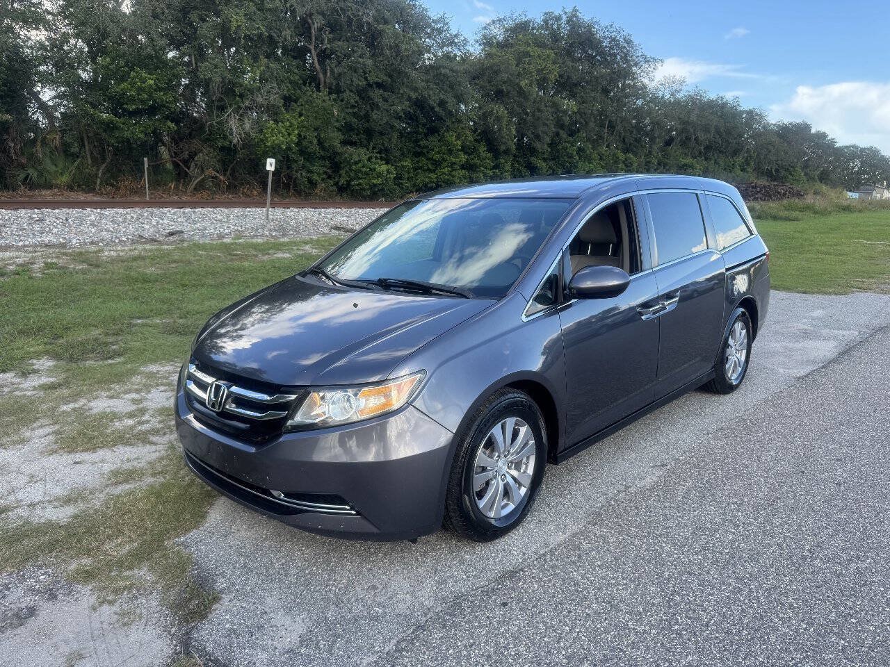 Used 2015 Honda Odyssey EX image 1