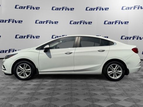 Used 2017 Chevrolet Cruze LT w/ Convenience Package FWD image 2