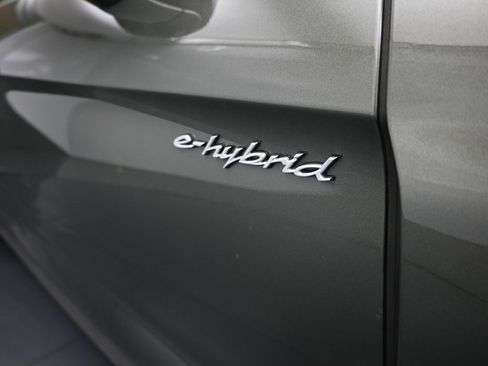 Used 2025 Porsche Panamera 4 image 34