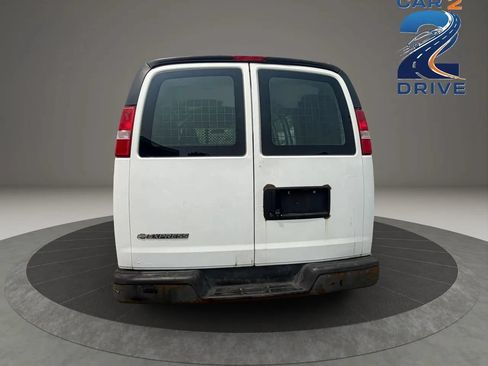 Used 2017 Chevrolet Express 2500 RWD image 7