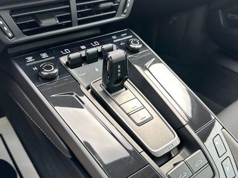 Used 2025 Porsche 911 Carrera image 12