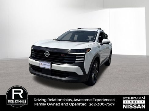 Used 2025 Nissan Kicks SR AWD/4WD image 2