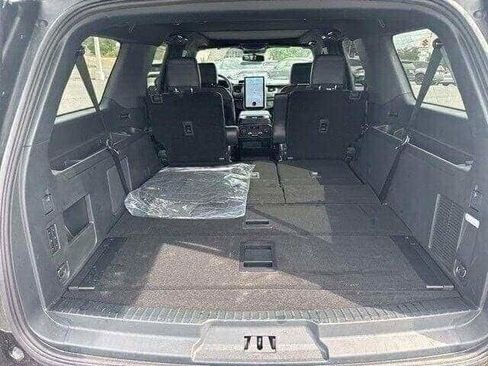 Used 2024 Ford Expedition Max Platinum image 19