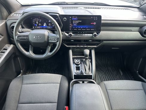 Used 2024 Chevrolet Colorado Trail Boss w/ Technology Package AWD/4WD image 18