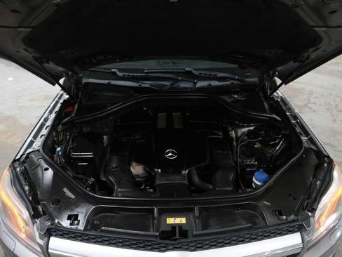 Used 2015 Mercedes-Benz GL 450 4MATIC w/ Parking Assist Package image 41