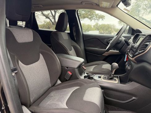 Used 2018 Jeep Cherokee Latitude image 15