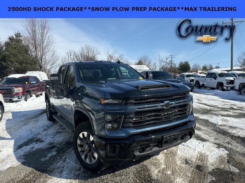 Used 2025 Chevrolet Silverado 2500 Custom w/ Custom Value Package image 1