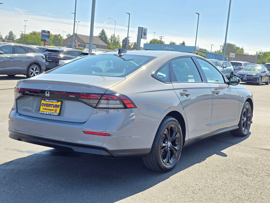 Used 2025 Honda Accord SE image 6