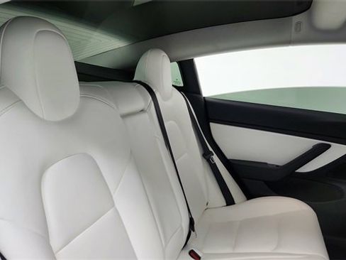 Used 2019 Tesla Model 3 Standard Range Plus image 24