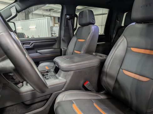 Used 2024 GMC Sierra 2500 AT4 w/ AT4 Premium Plus Package image 11