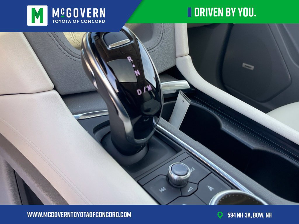 Used 2025 Cadillac XT6 Premium Luxury AWD/4WD image 23
