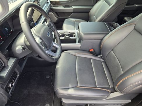 Used 2025 Ford F250 Lariat w/ Lariat Ultimate Package image 10