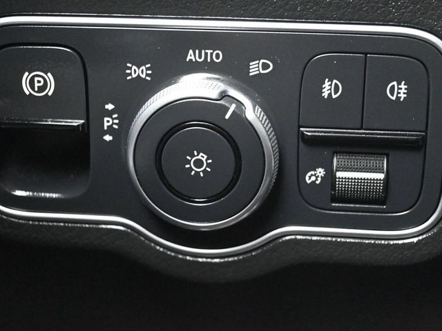 Used 2023 Mercedes-Benz GLA 250 4MATIC w/ Premium Package image 30