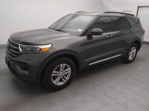 Used 2020 Ford Explorer XLT AWD/4WD image 2