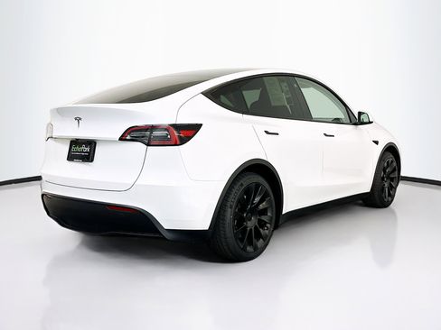 Used 2023 Tesla Model Y Long Range image 9