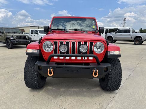 Used 2019 Jeep Wrangler Unlimited Sahara AWD/4WD image 25