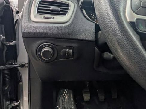 Used 2018 Jeep Compass Sport image 17